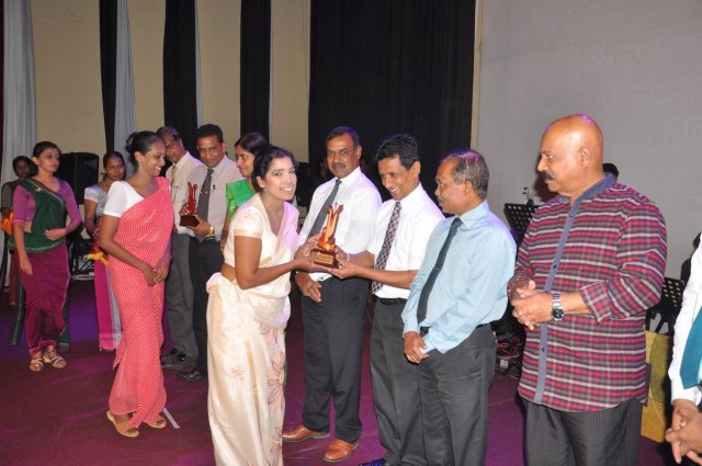 ලිපිගොනුවේ සොදුරු මිනිසා වයඹ පලාත් රාජ්‍ය නිලධාරීන්ගේ නාට්‍ය තරගාවලියේ විශිෂ්ඨයින්ගේ විශේෂ තරගාවලිය
